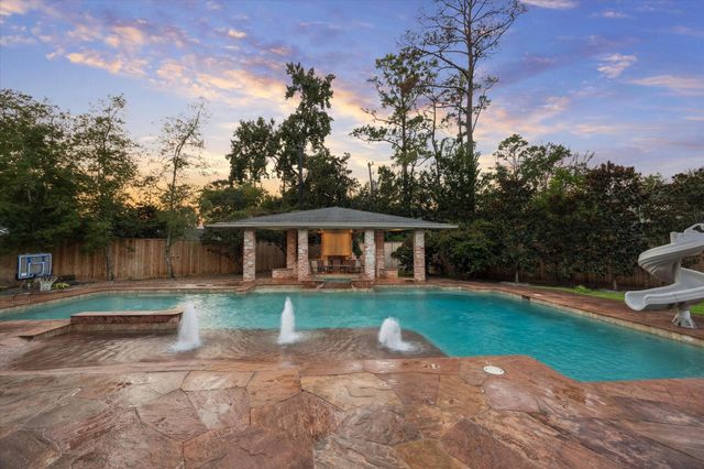 223 Heritage Oaks Lane, Houston, TX 77024