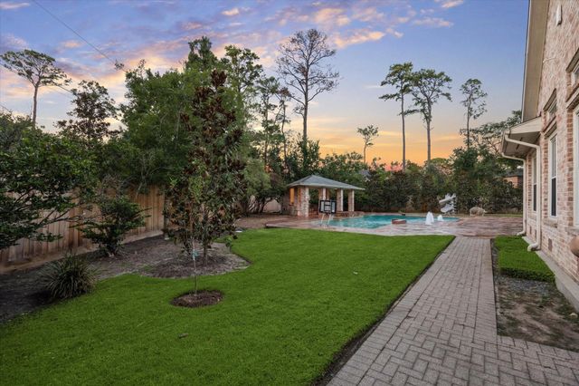 223 Heritage Oaks Lane, Houston, TX 77024