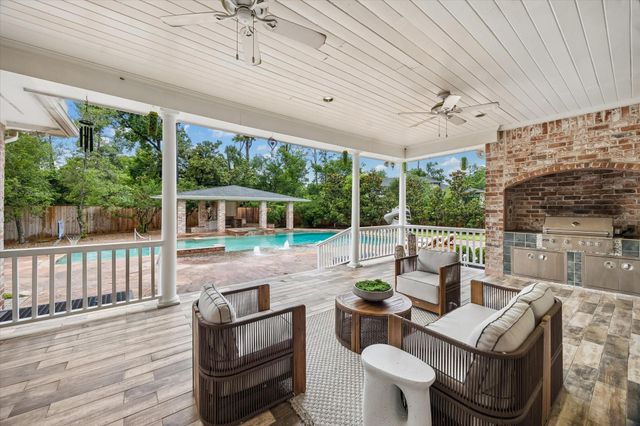 223 Heritage Oaks Lane, Houston, TX 77024