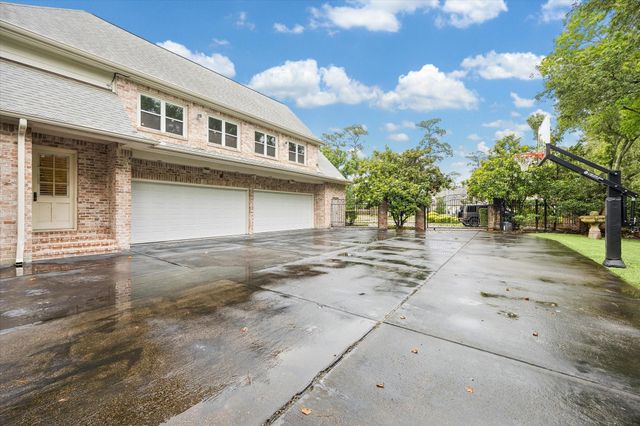 223 Heritage Oaks Lane, Houston, TX 77024