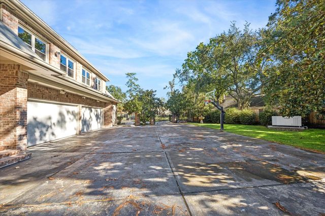 223 Heritage Oaks Lane, Houston, TX 77024