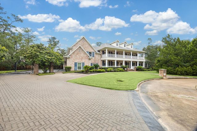 223 Heritage Oaks Lane, Houston, TX 77024
