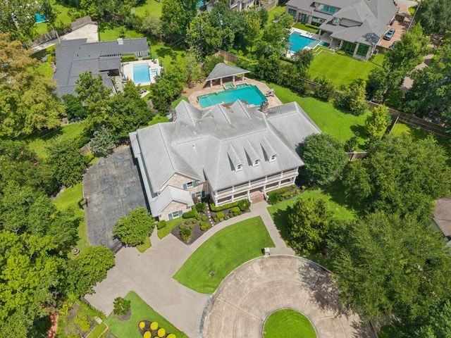 223 Heritage Oaks Lane, Houston, TX 77024