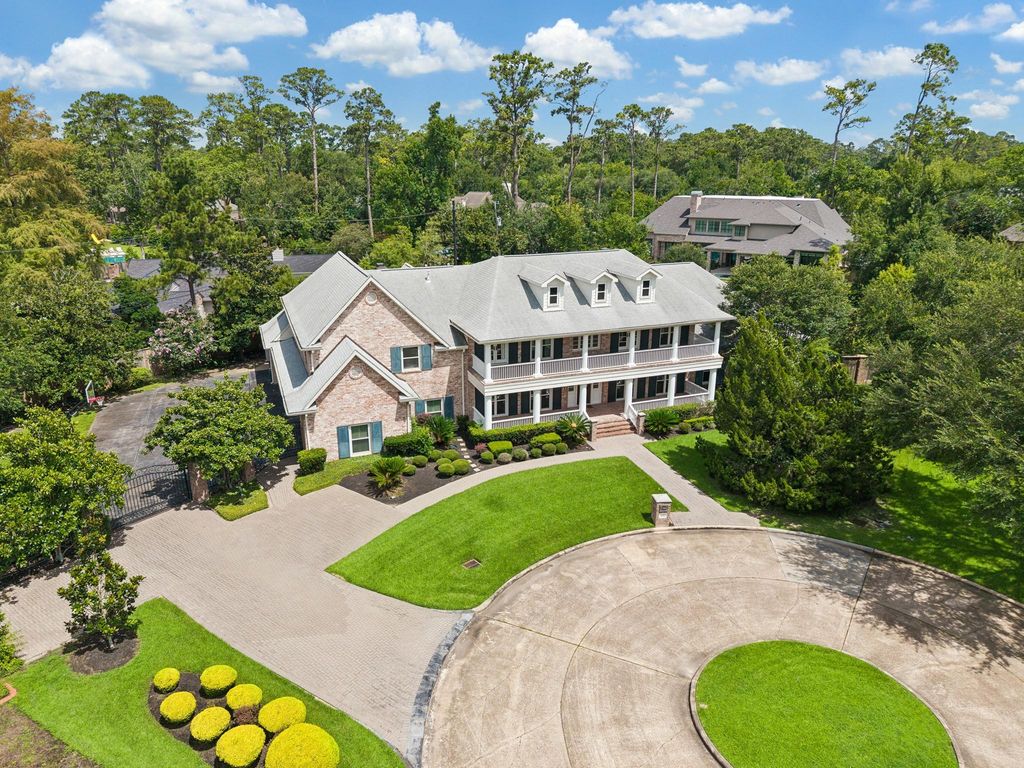 223 Heritage Oaks Lane, Houston, TX 77024