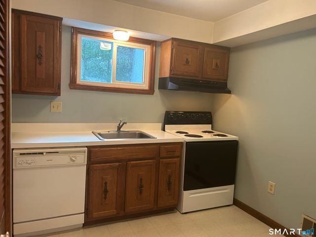318 Dunfey Lane 318, Windsor, CT 06095