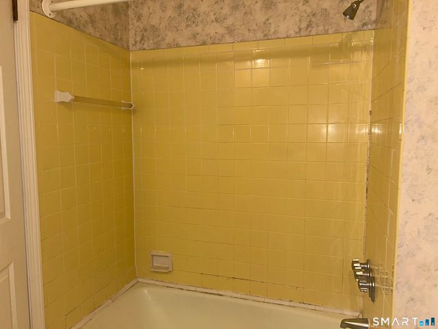 318 Dunfey Lane 318, Windsor, CT 06095