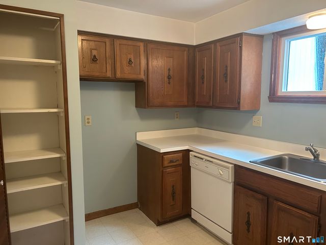 318 Dunfey Lane 318, Windsor, CT 06095