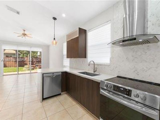 16834 NW 89th Ct, Miami Lakes, FL 33018