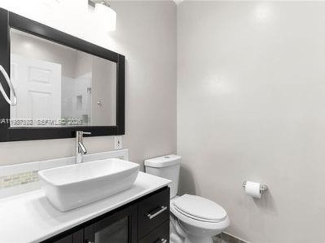 16834 NW 89th Ct, Miami Lakes, FL 33018