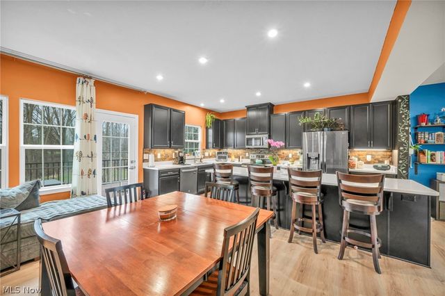34566 Ethan Way, Willoughby, OH 44094