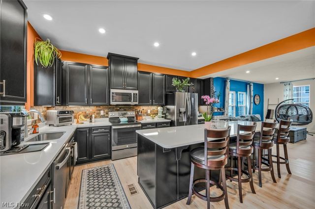 34566 Ethan Way, Willoughby, OH 44094