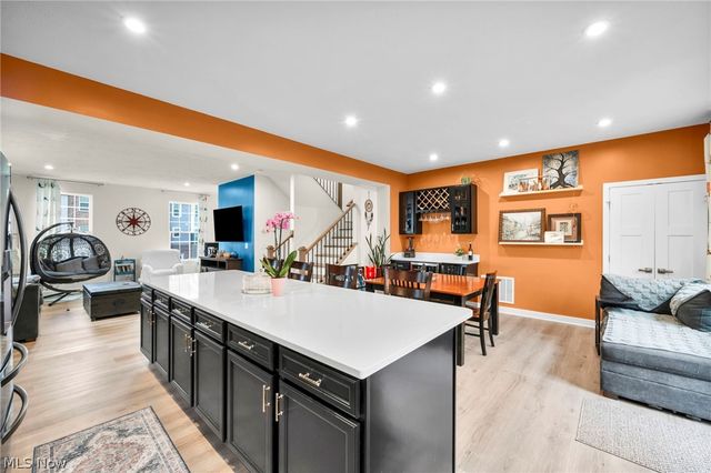 34566 Ethan Way, Willoughby, OH 44094