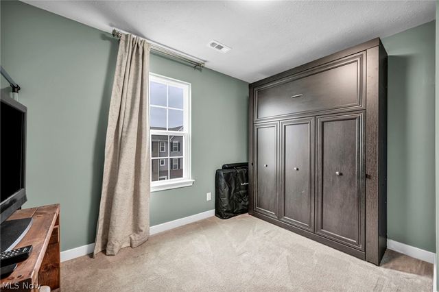 34566 Ethan Way, Willoughby, OH 44094