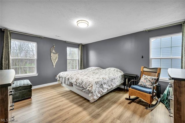 34566 Ethan Way, Willoughby, OH 44094