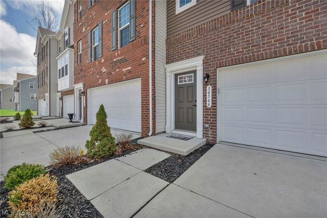 34566 Ethan Way, Willoughby, OH 44094