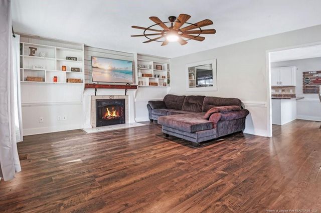 314 Woods Lane, Raeford, NC 28376