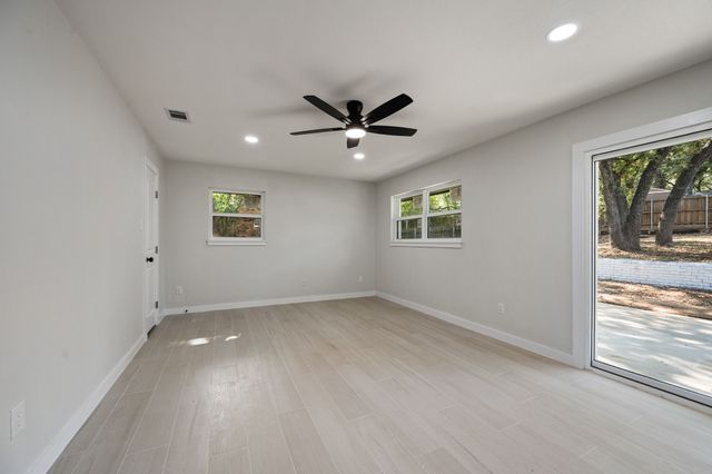 1200 Tanglewood Trail, Euless, TX 76040