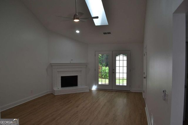 5134 Hill Farm Drive NE, Woodstock, GA 30188