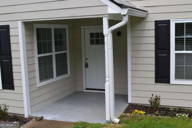 5134 Hill Farm Drive NE, Woodstock, GA 30188
