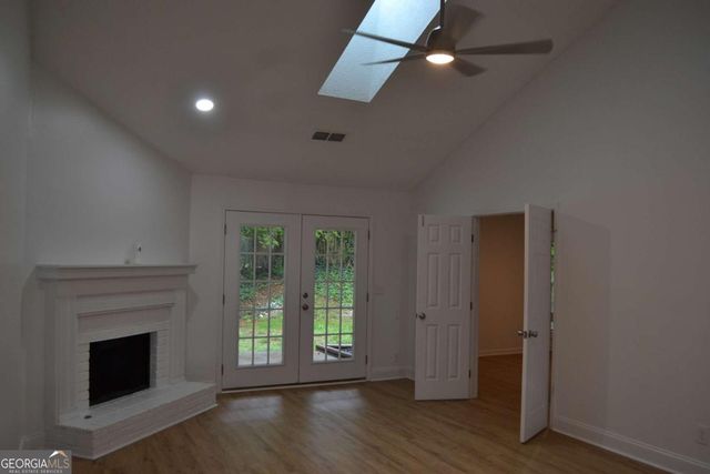 5134 Hill Farm Drive NE, Woodstock, GA 30188