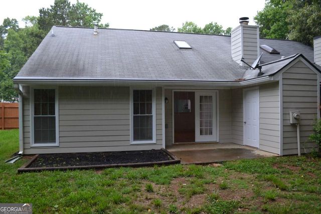 5134 Hill Farm Drive NE, Woodstock, GA 30188