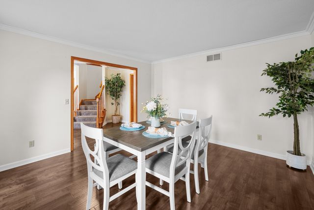 4816 Norfolk Place, Bettendorf, IA 52722