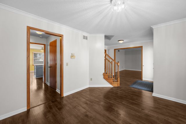 4816 Norfolk Place, Bettendorf, IA 52722