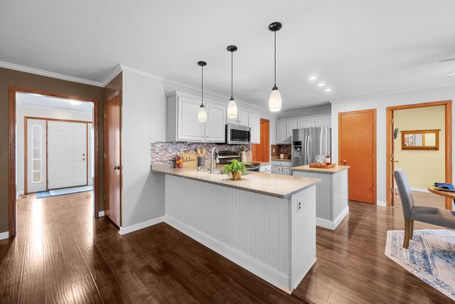 4816 Norfolk Place, Bettendorf, IA 52722