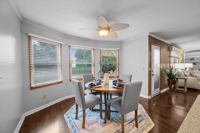 4816 Norfolk Place, Bettendorf, IA 52722
