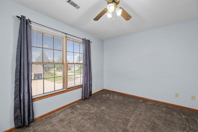 4816 Norfolk Place, Bettendorf, IA 52722