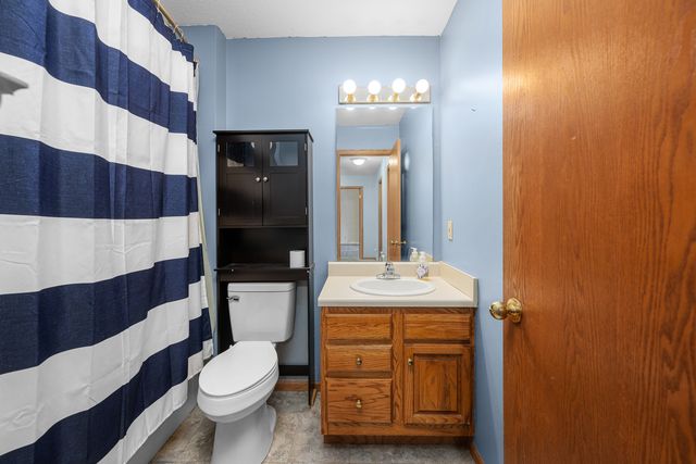 4816 Norfolk Place, Bettendorf, IA 52722
