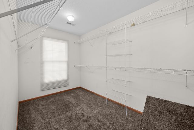 4816 Norfolk Place, Bettendorf, IA 52722