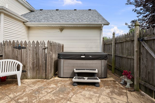 4816 Norfolk Place, Bettendorf, IA 52722