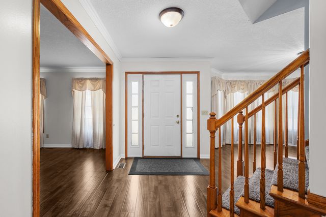 4816 Norfolk Place, Bettendorf, IA 52722