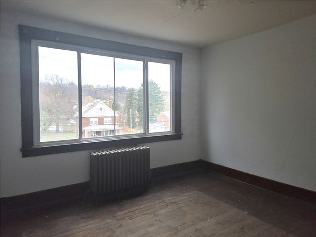 1674 Lincoln Way, White Oak, PA 15131