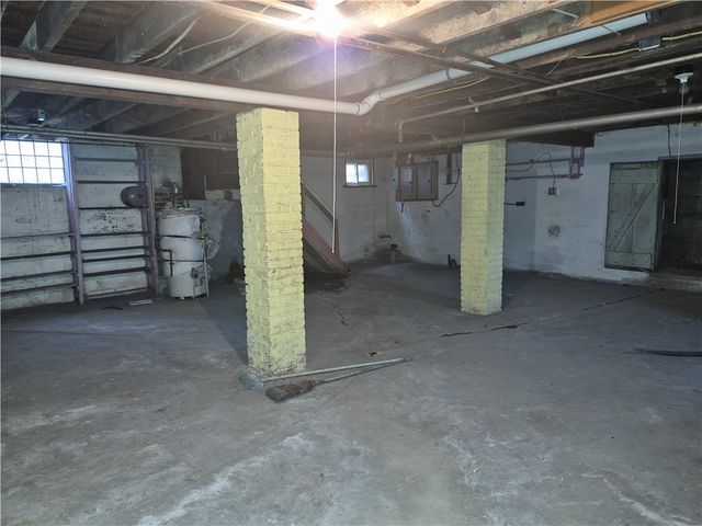 1674 Lincoln Way, White Oak, PA 15131