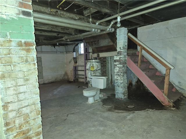 1674 Lincoln Way, White Oak, PA 15131