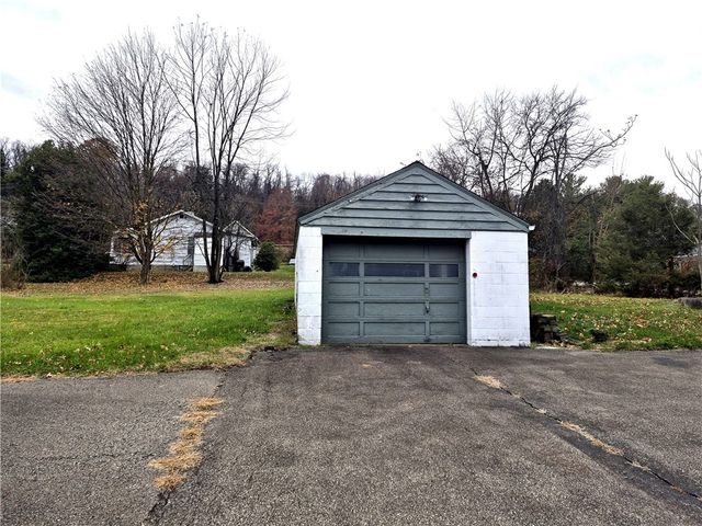 1674 Lincoln Way, White Oak, PA 15131