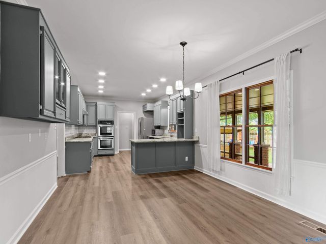 2407 Huntington Lane SE, Decatur, AL 35601