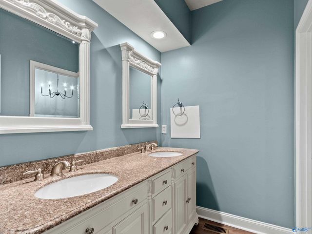 2407 Huntington Lane SE, Decatur, AL 35601