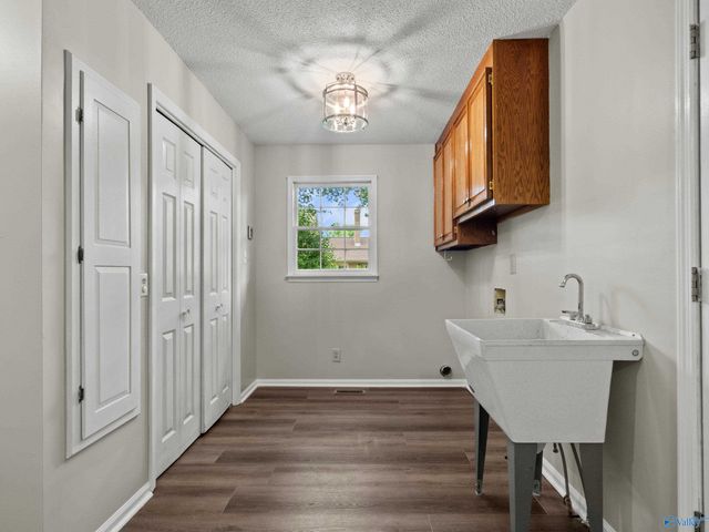 2407 Huntington Lane SE, Decatur, AL 35601