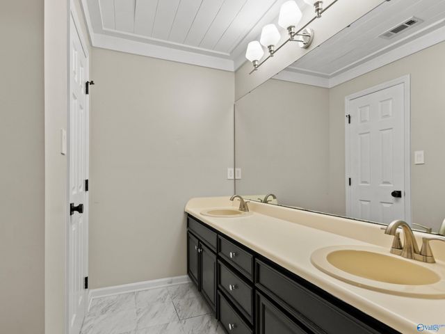 2407 Huntington Lane SE, Decatur, AL 35601