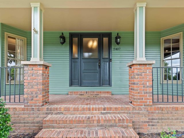 2407 Huntington Lane SE, Decatur, AL 35601
