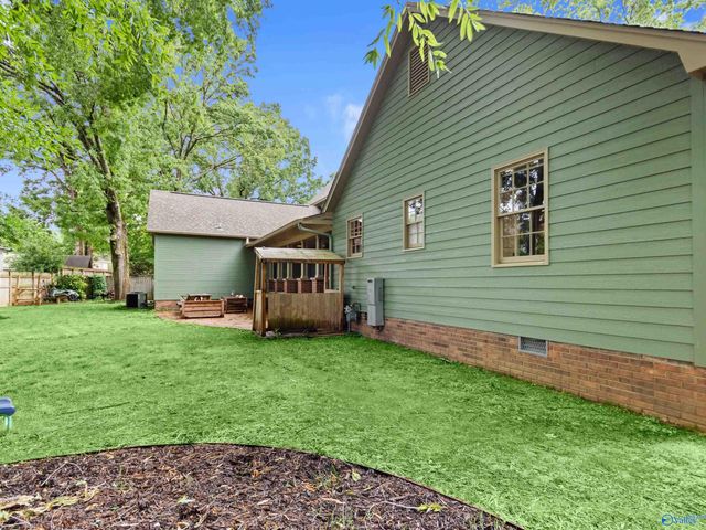 2407 Huntington Lane SE, Decatur, AL 35601