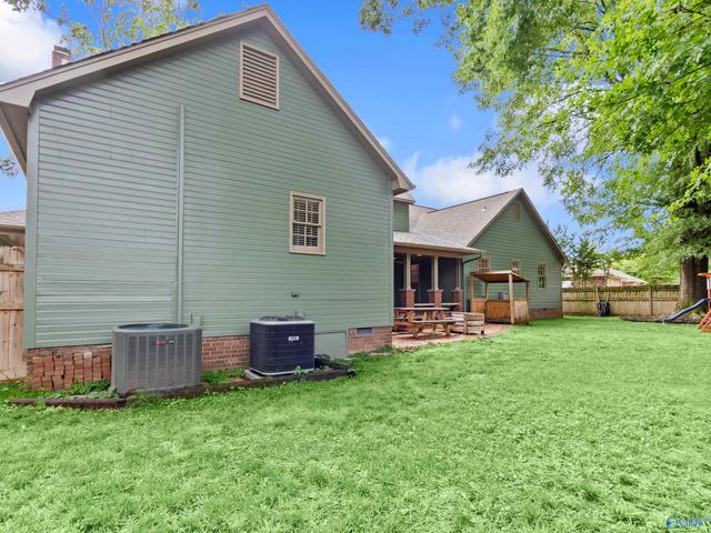 2407 Huntington Lane SE, Decatur, AL 35601