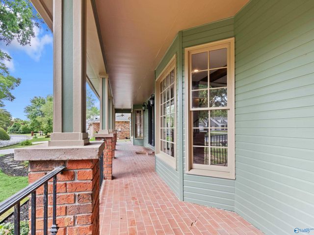 2407 Huntington Lane SE, Decatur, AL 35601