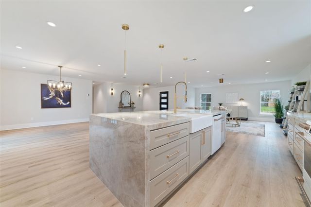 1830 Locksford Street, Houston, TX 77008