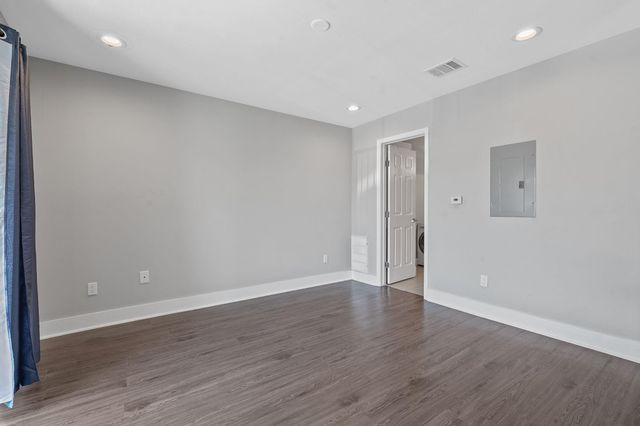 935 La Posada DR 254, Austin, TX 78752