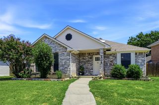 7004 Bentley Avenue, Fort Worth, TX 76137