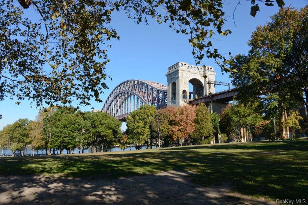 1831 25th Road 2nd Floor, Astoria, NY 11102